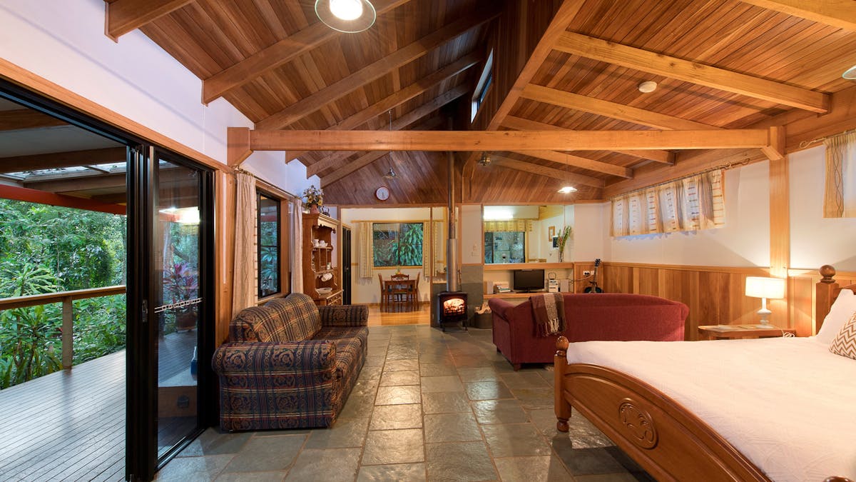 alt="Spacious interior of the cabin at Sharlynn B and B"