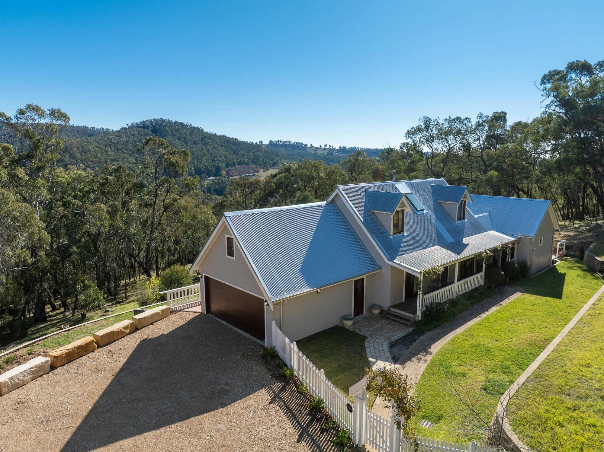 Large property on the hill at Mt Canobolas