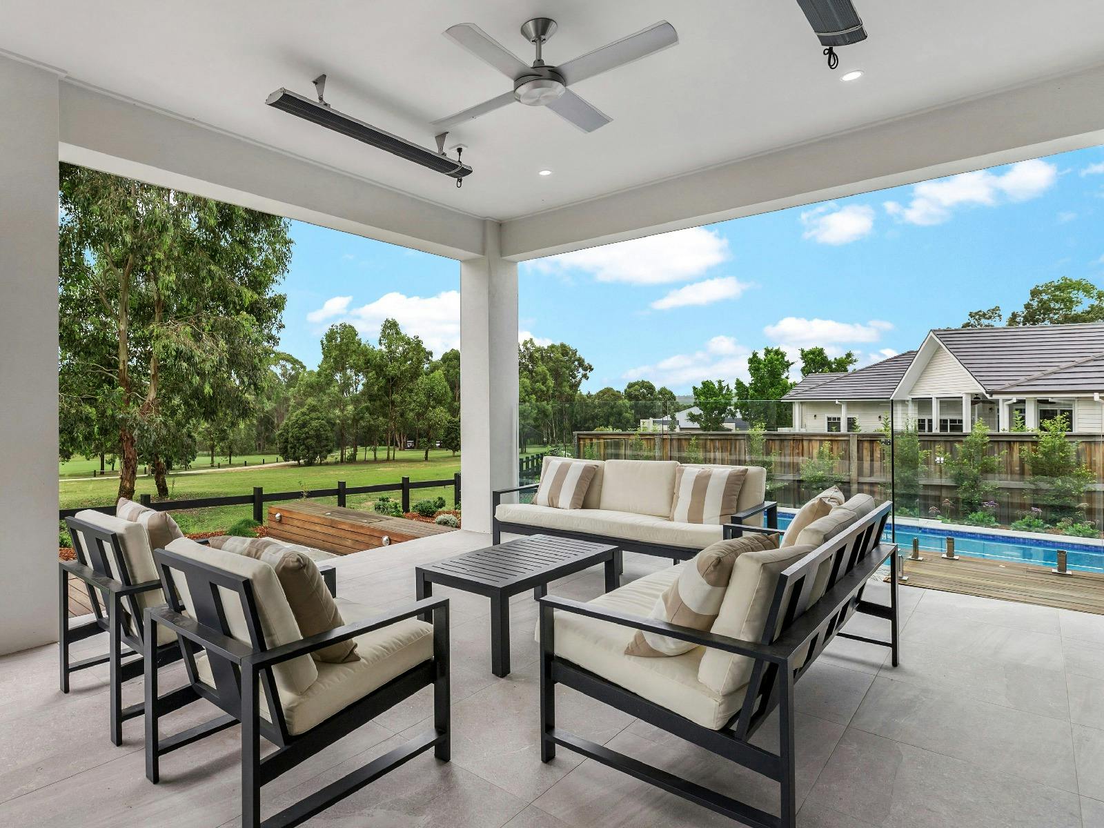 Villa Tallawanta outdoor lounge area and pool area