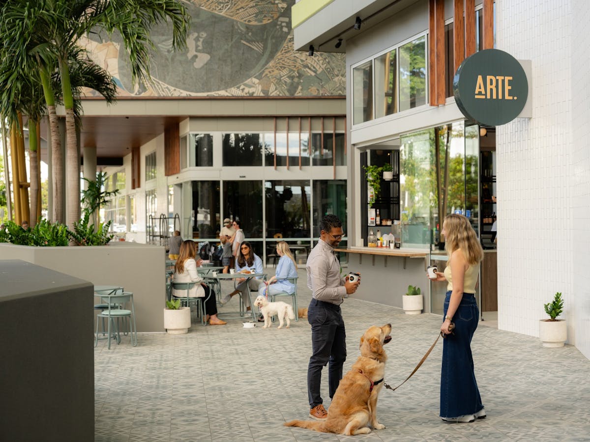 People milling around ARTE café