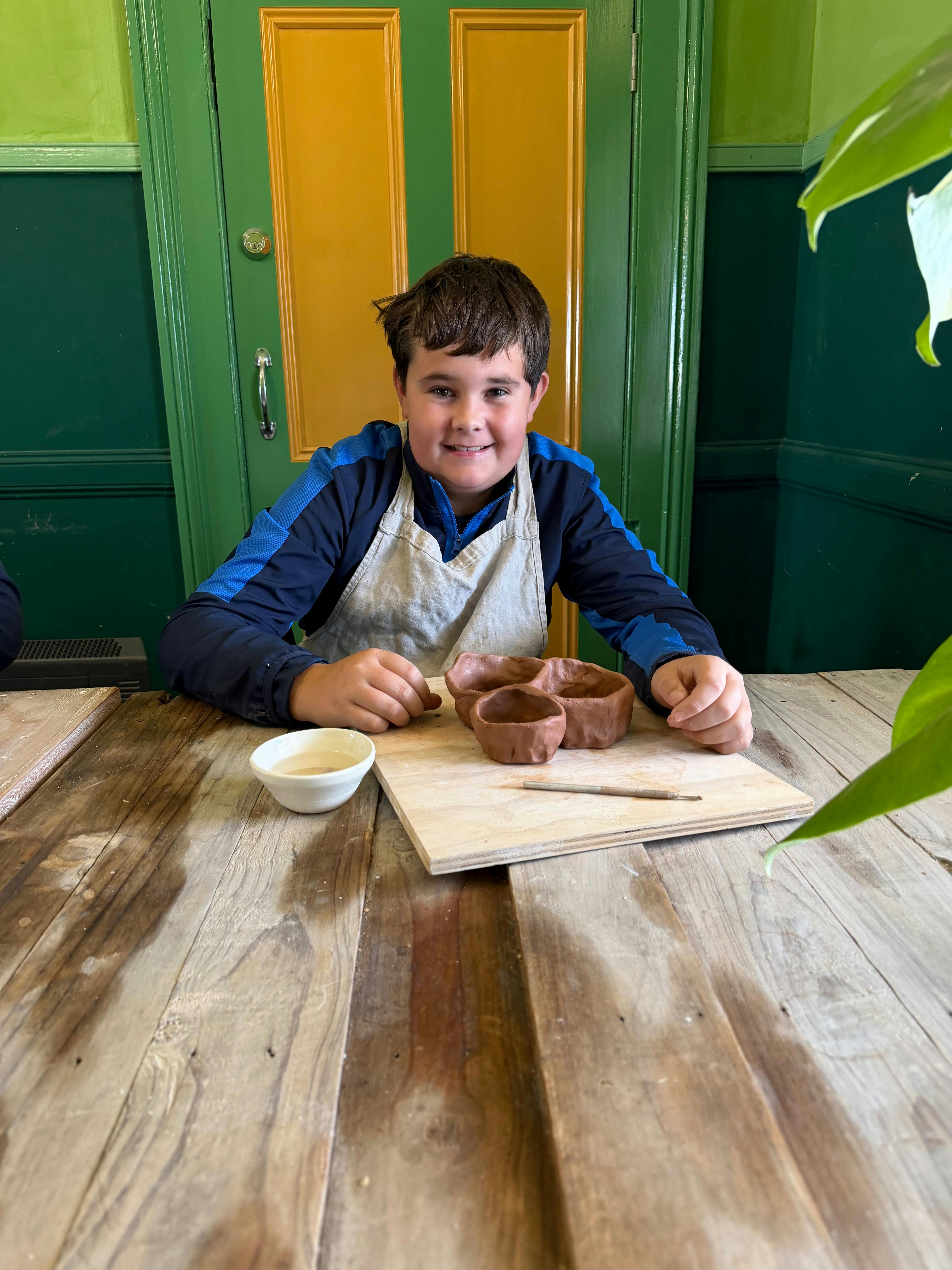Kids pottery class one on one