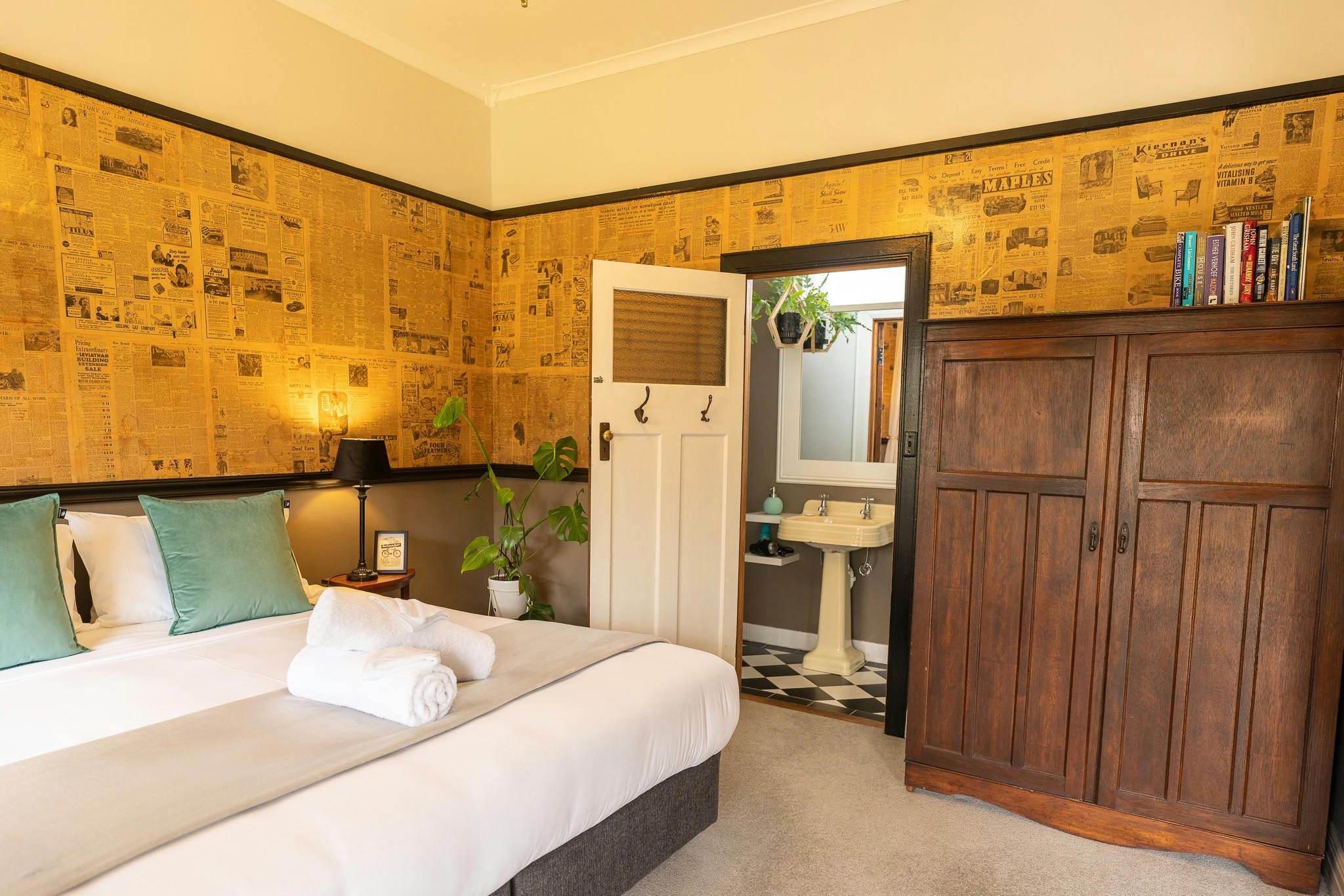 Forrest Suite, King or Twin singles