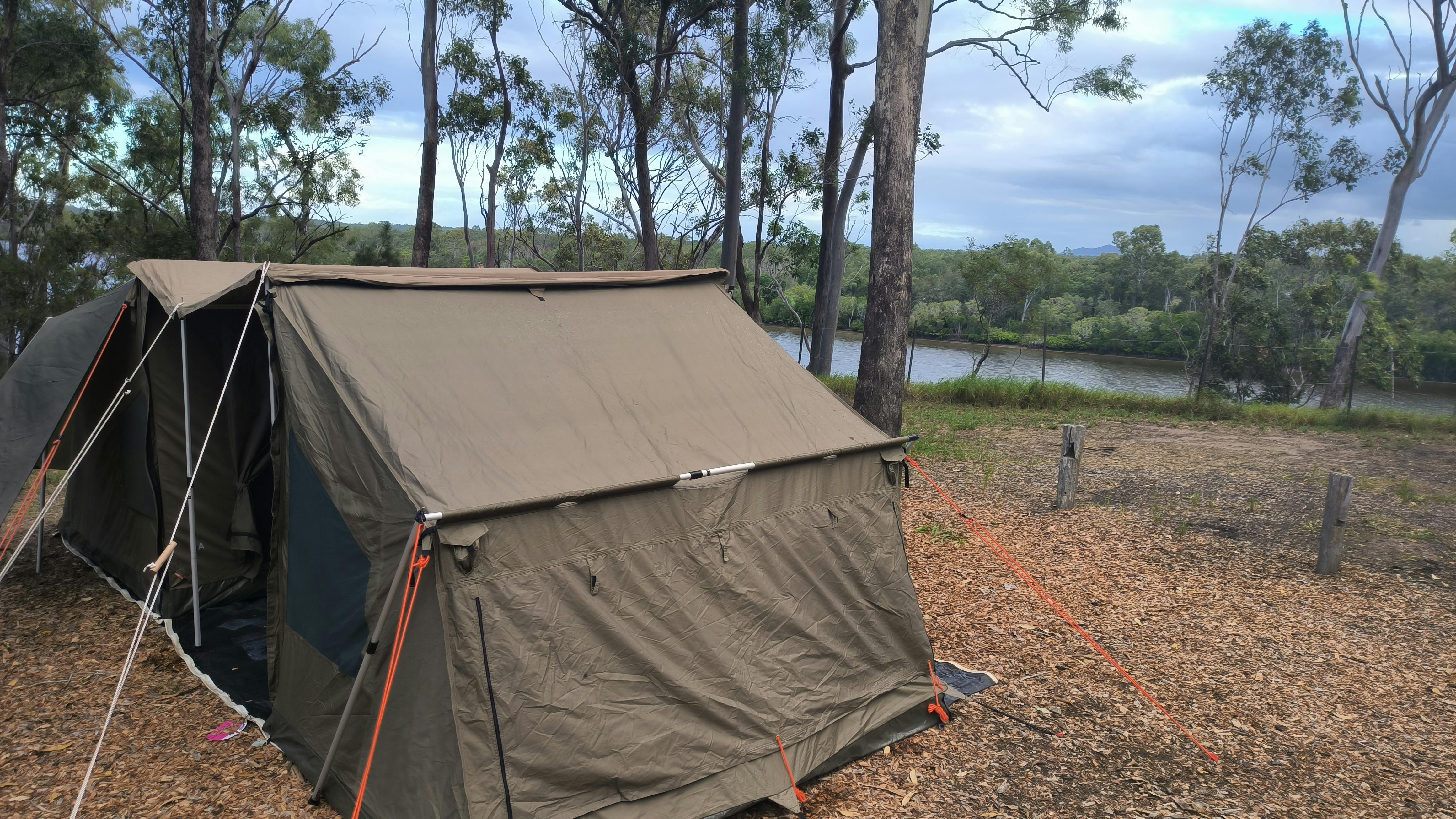safari with tagalong tent above the baffle creek