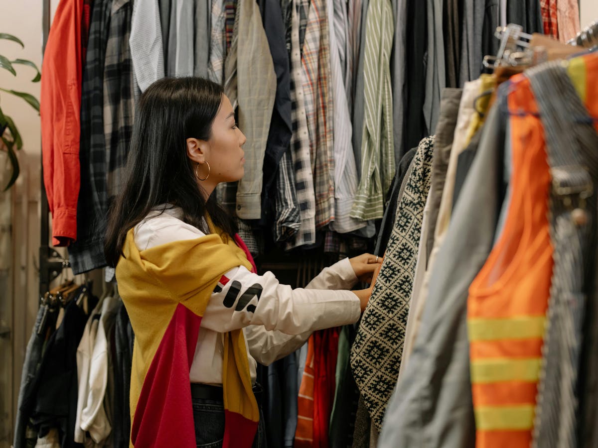 Free clothing swap market
