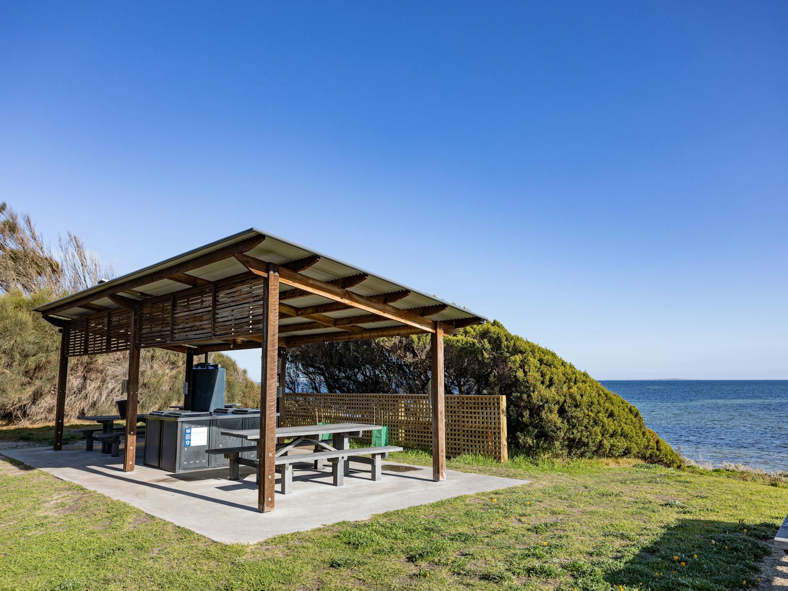 Whitemark Foreshore Picnic BBQ Area