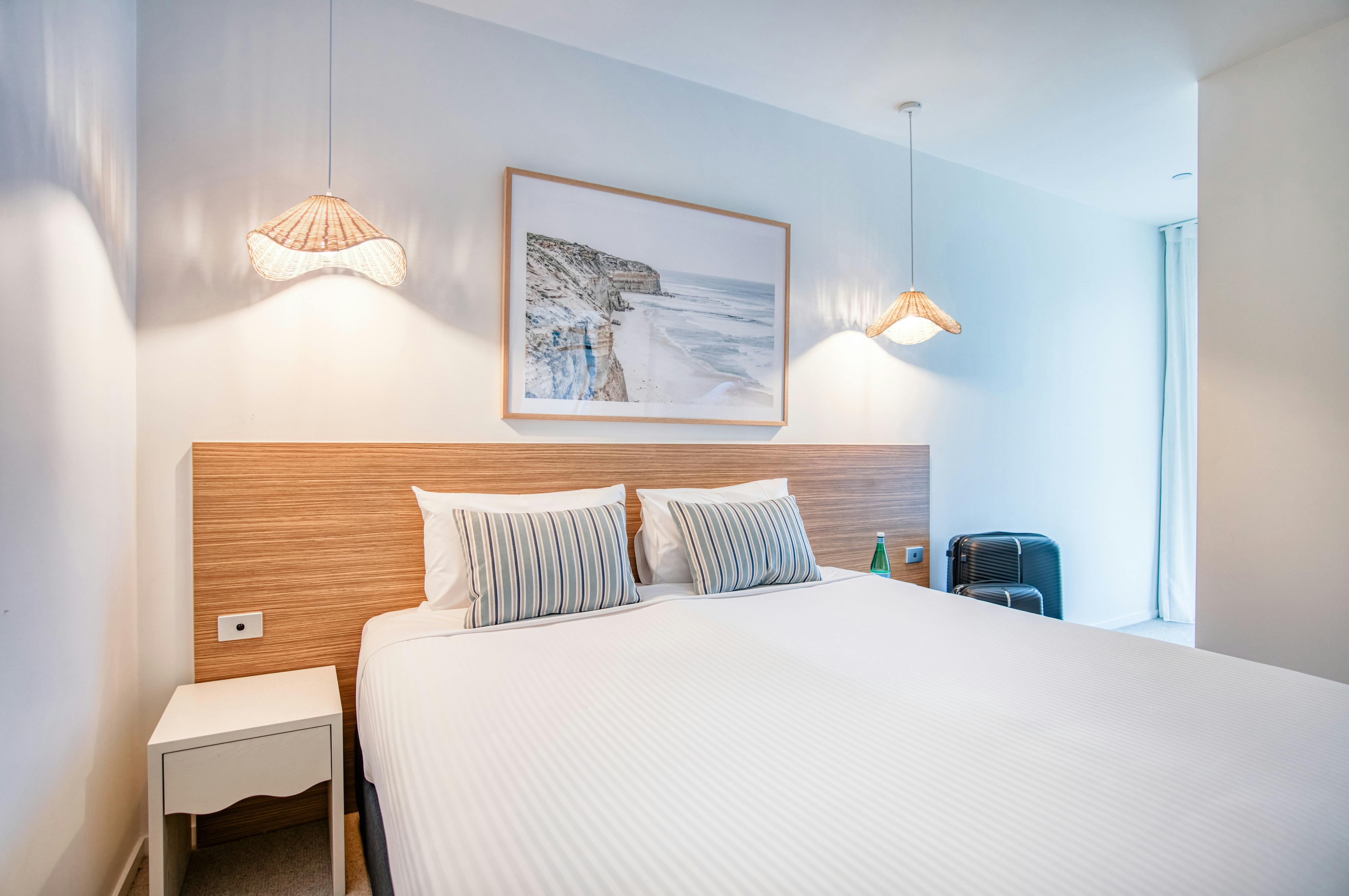 Vue Apartments Geelong - King Bed that splits to twin