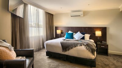 Spacious wheelchair accessible room featuring the Rex Cloud Bed