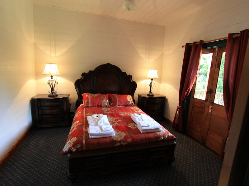 Maain Bedroom