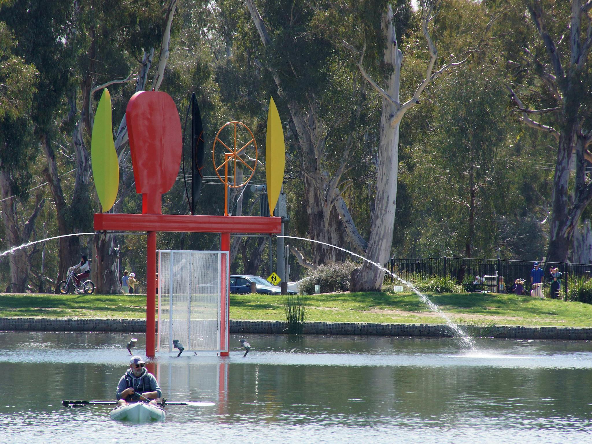 Federation Sculpture, Victoria Park Lake