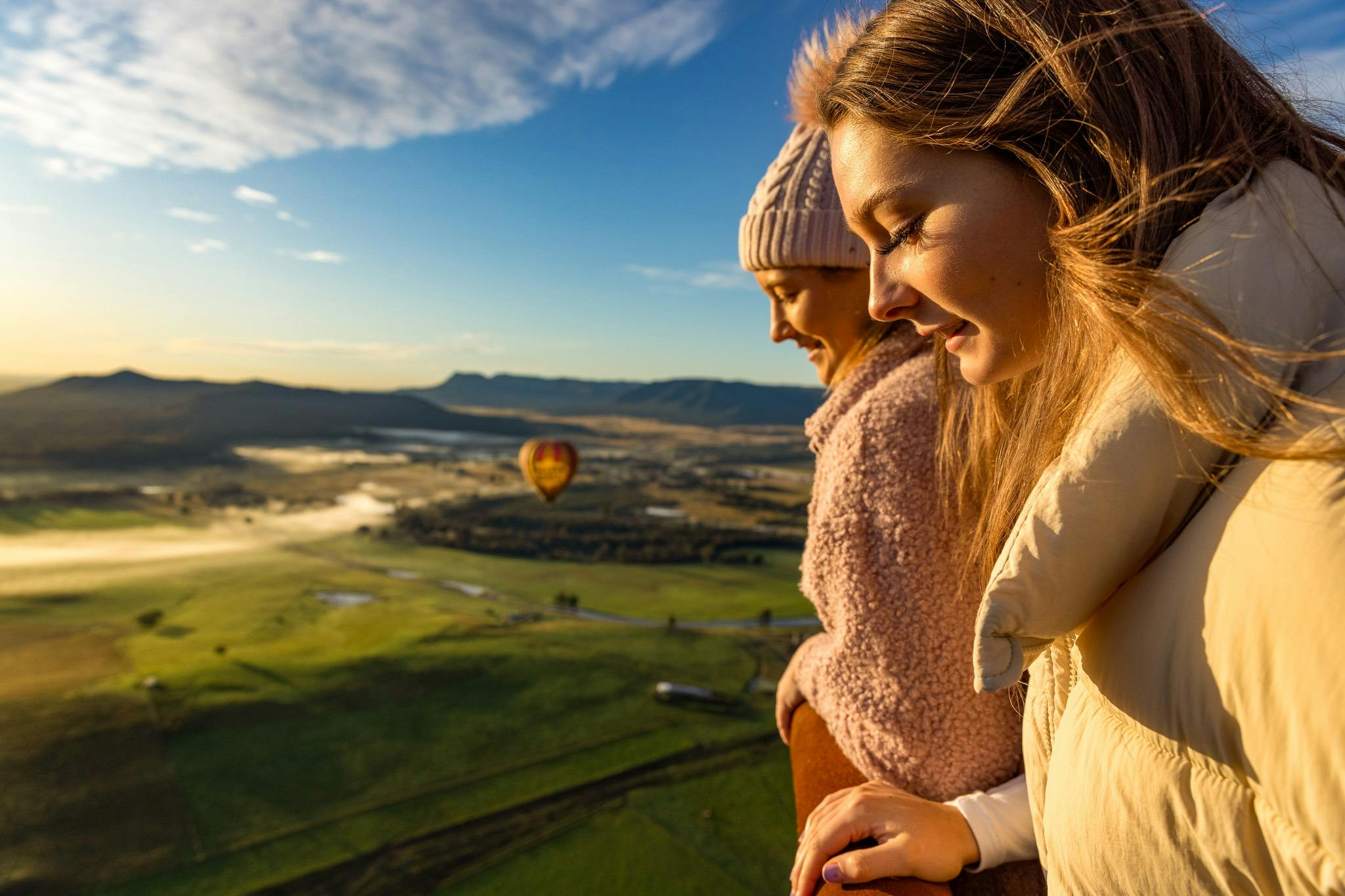 热气球上的人们