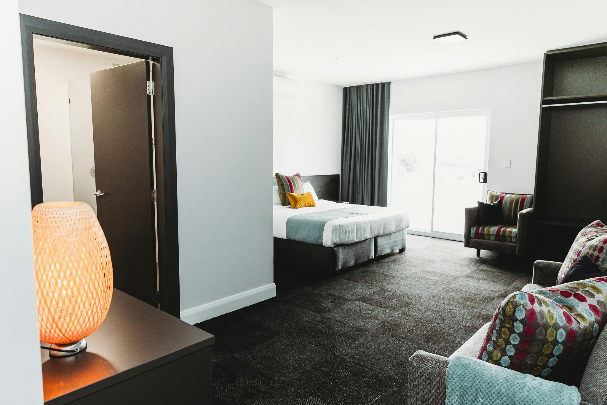 Coniston Hotel, Wollongong NSW - Two Bedroom Suite