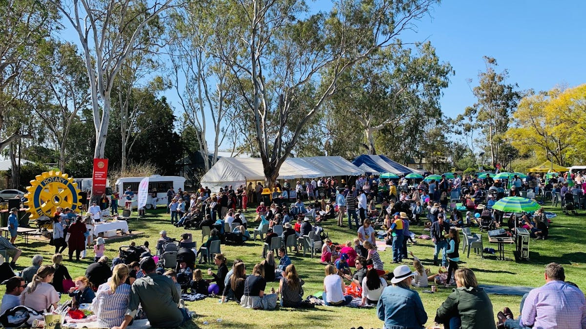 crowd