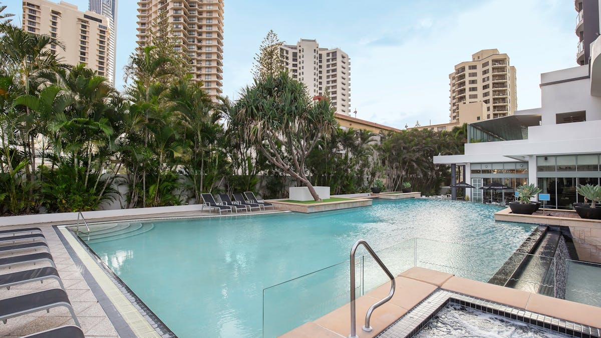 Mantra Legends Hotel - Swimming Pool
