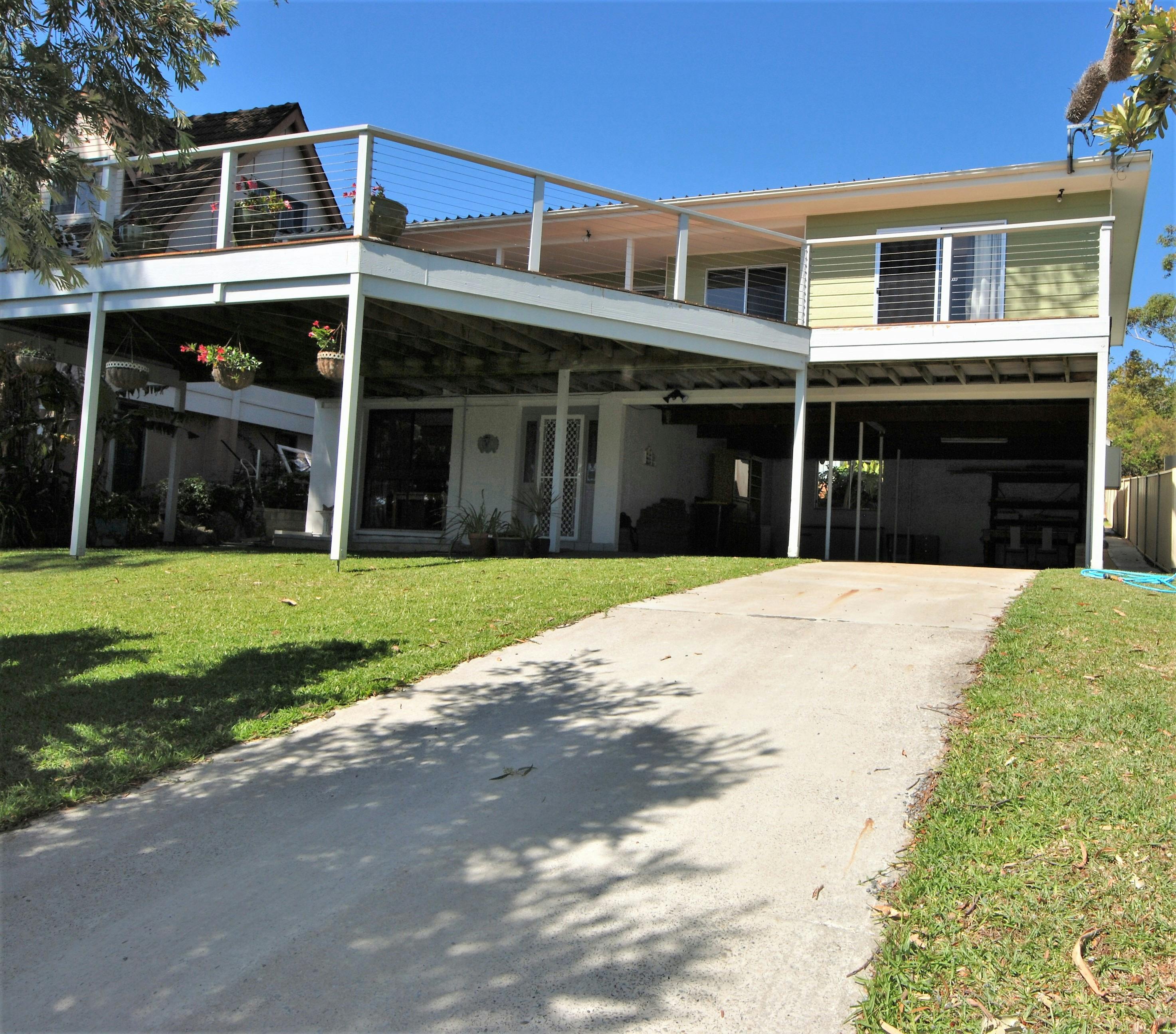 Sea Dreamer Cottage in Waldegrave | NSW Holidays & Accommodation