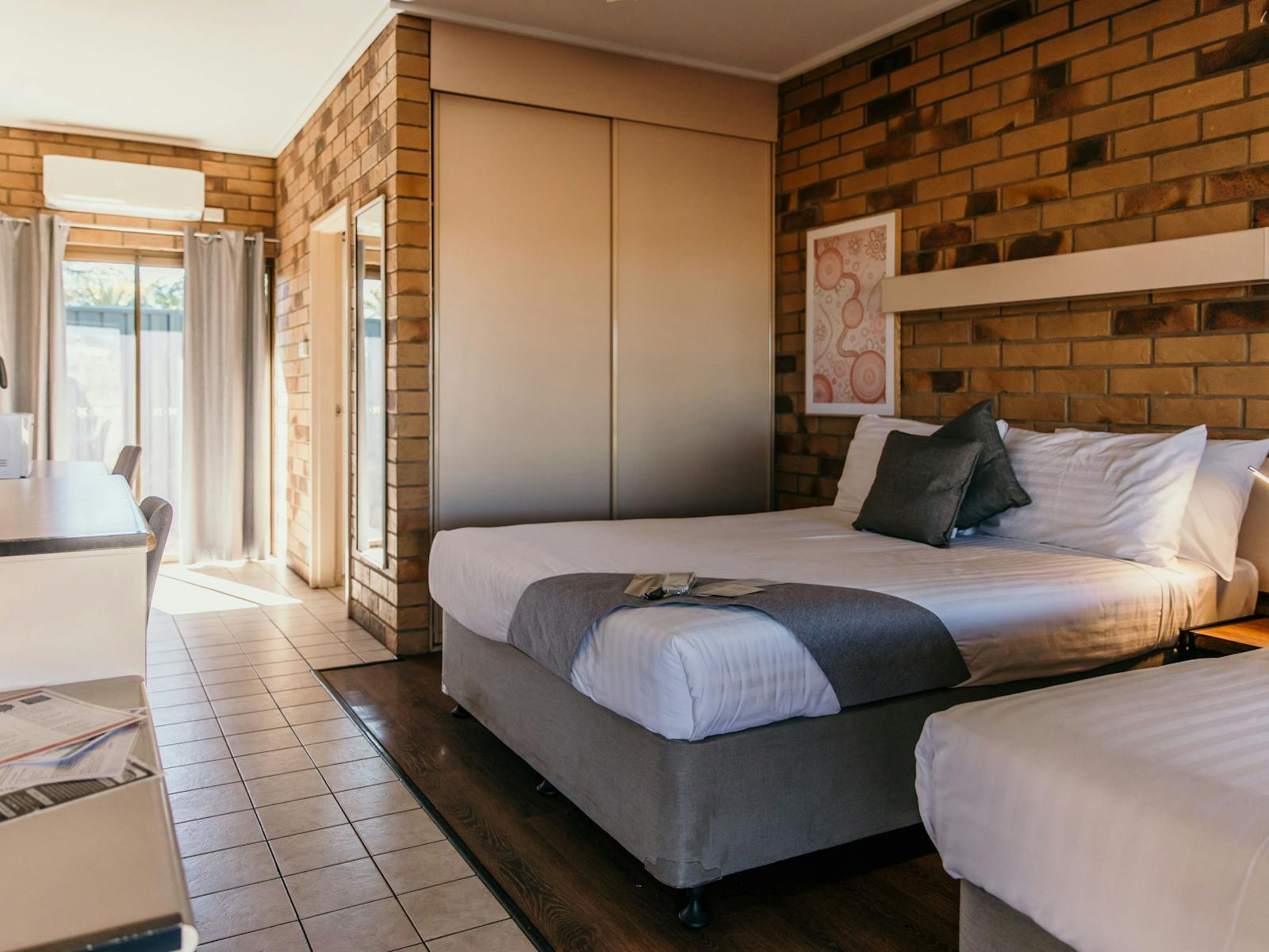 Queen and Single Room