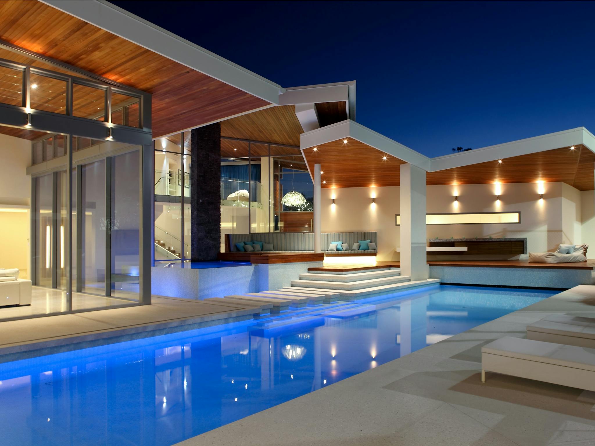 Stunning outdoor pool, bbq, tennis area Stunning outdoor pool, bbq, tennis area