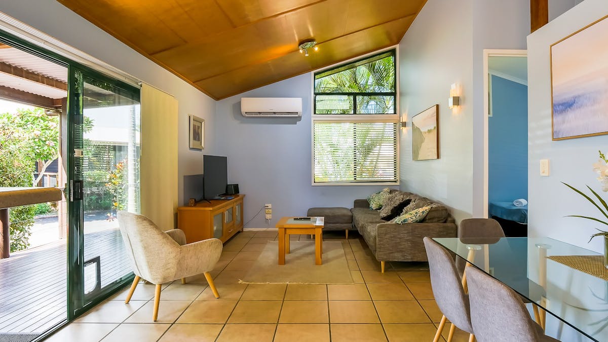 Villa - dining and family room