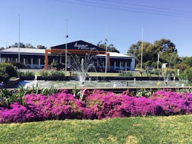 Byer Fountain Motor Inn