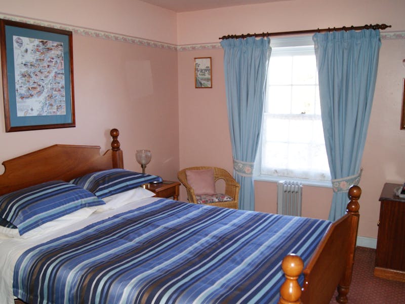 Ensuite room (Queen) image