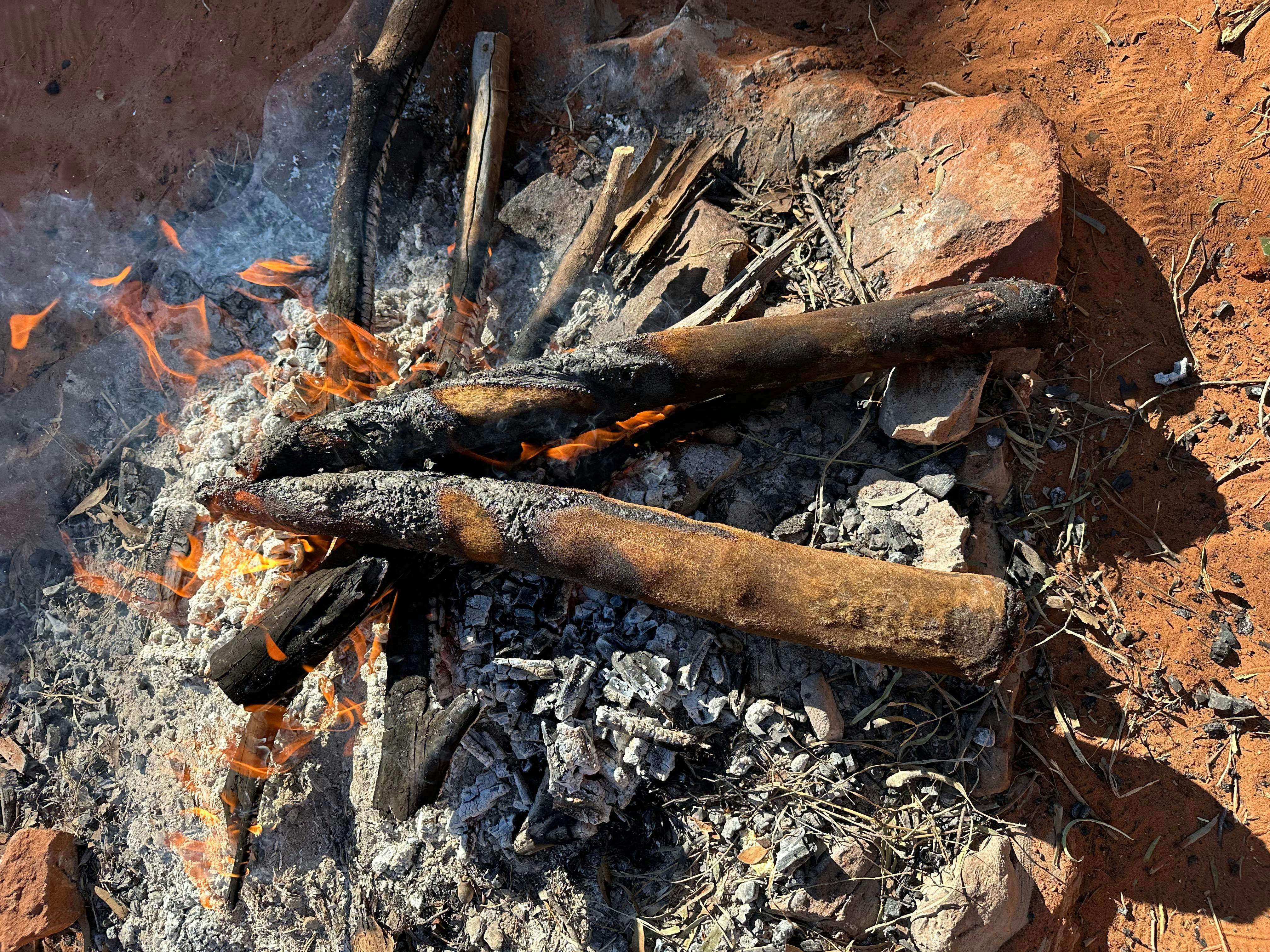 Traditional bush cooka