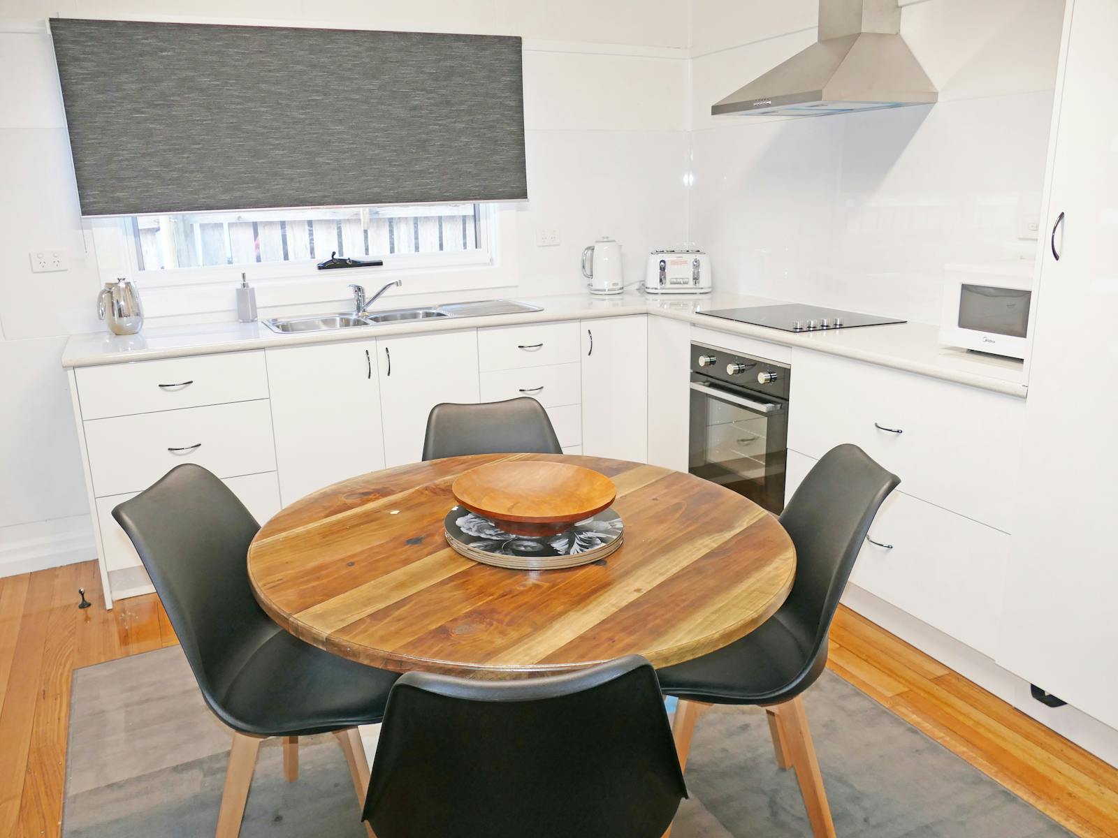 Fully renovated brand New modern kitchen  for 9 guests