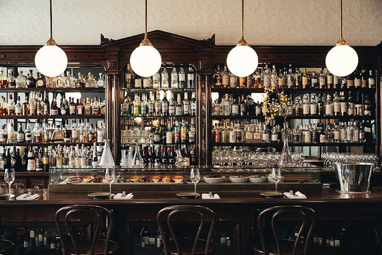 APOTECA Bar Restaurant