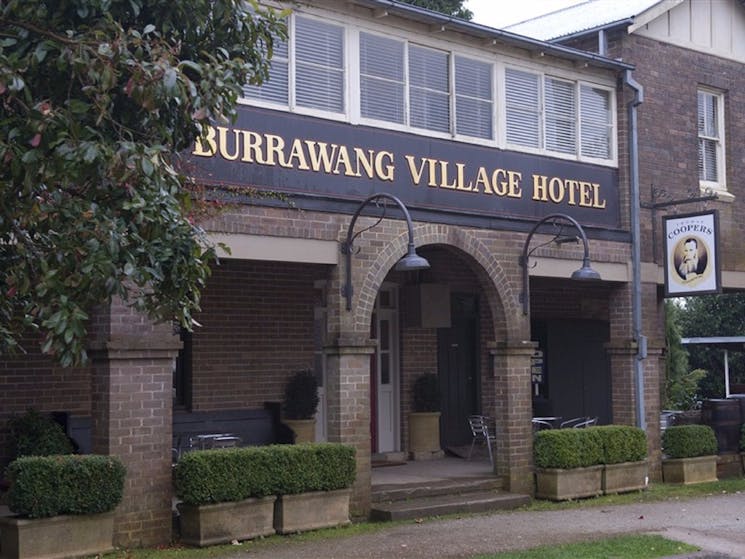 Burrawang Village Hotel