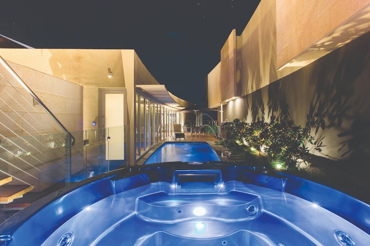 Luxury Wine, River and Wildlife Package