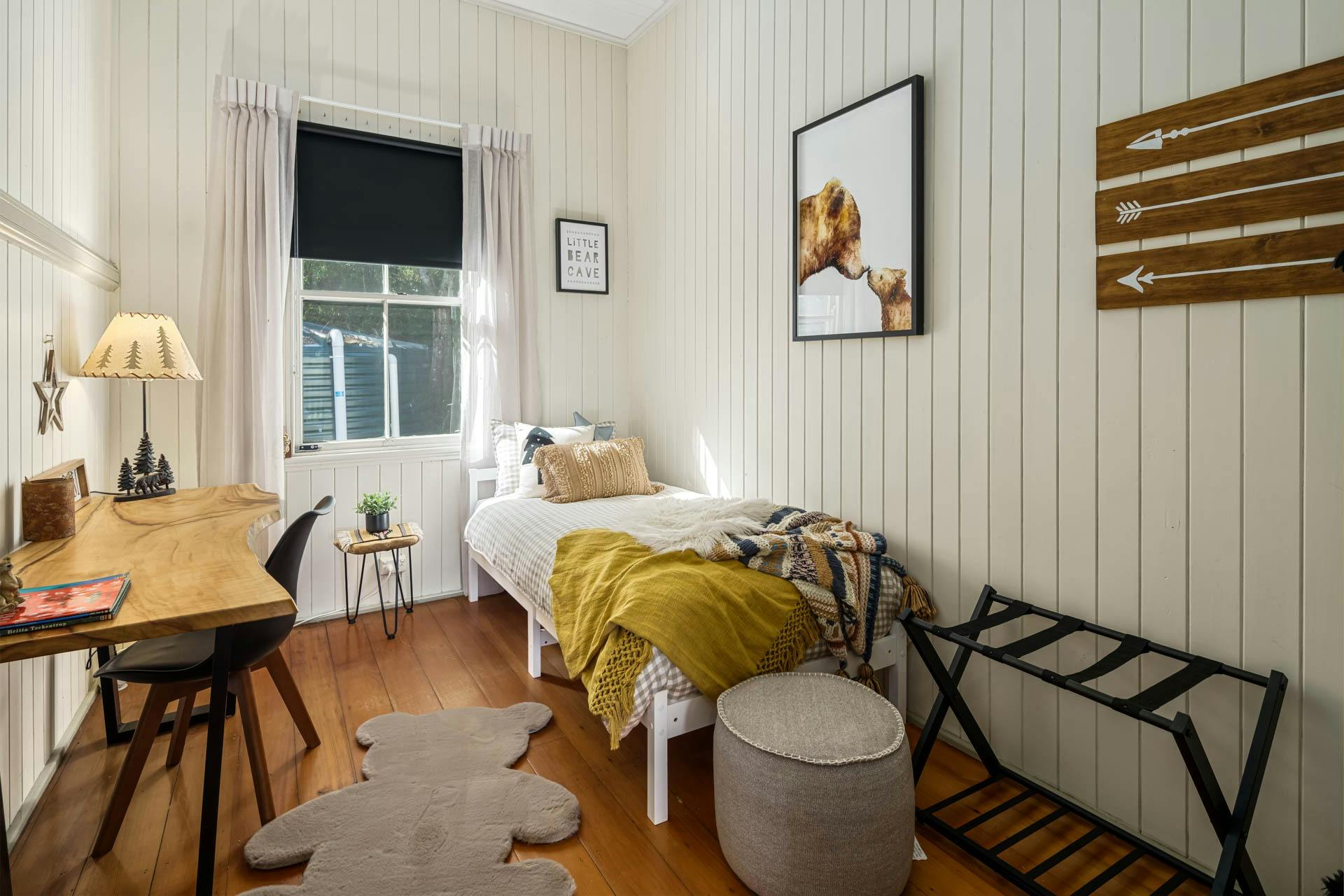 The quaint 4th bedroom with a single bed