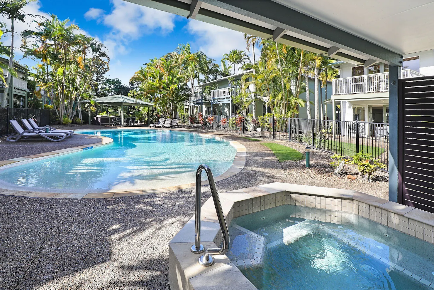 Coral Beach Noosa Resort Pool and Spa