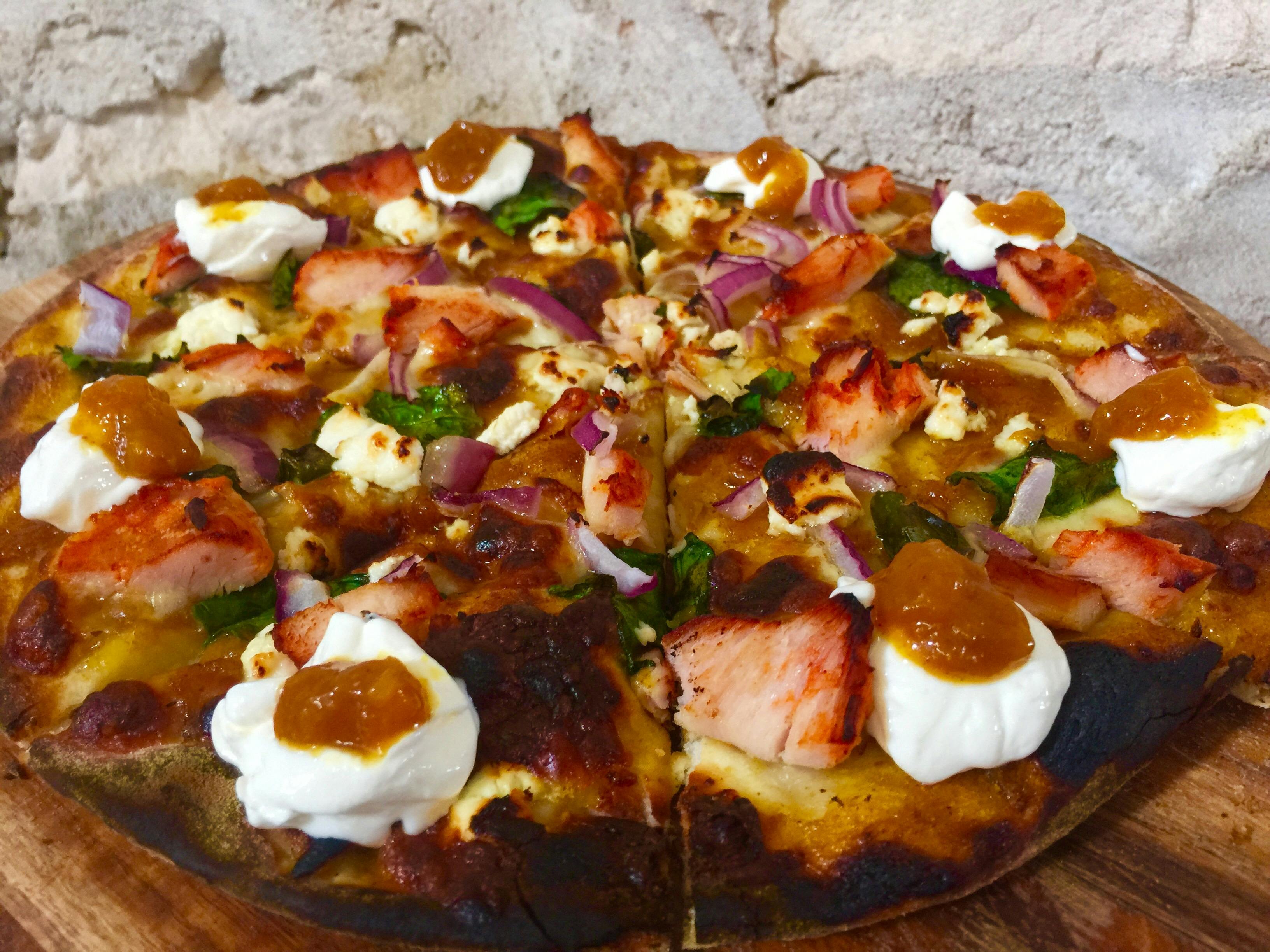 Aussie chicken mango pizza