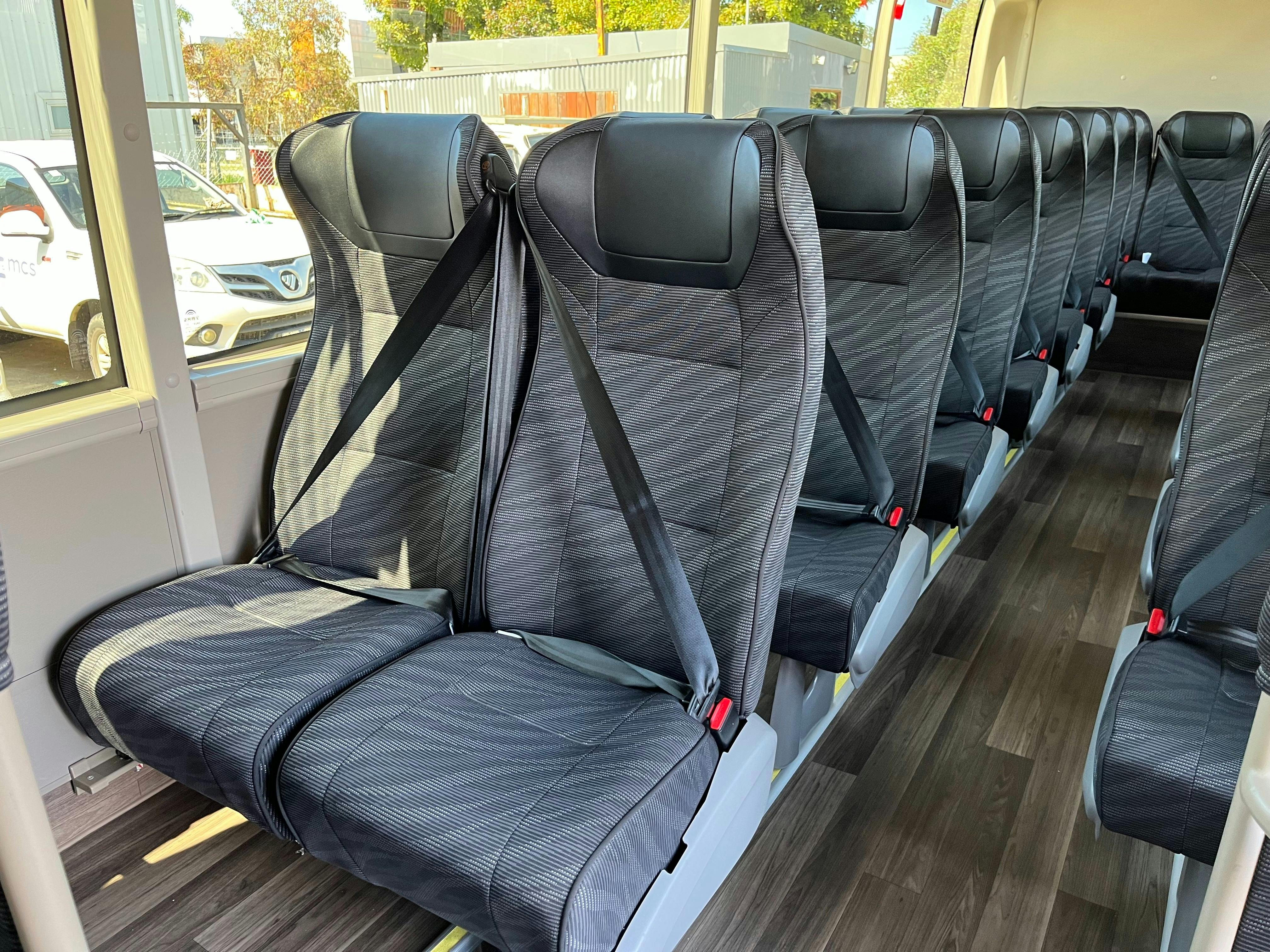 Comfortable coach transportation (27-seater)