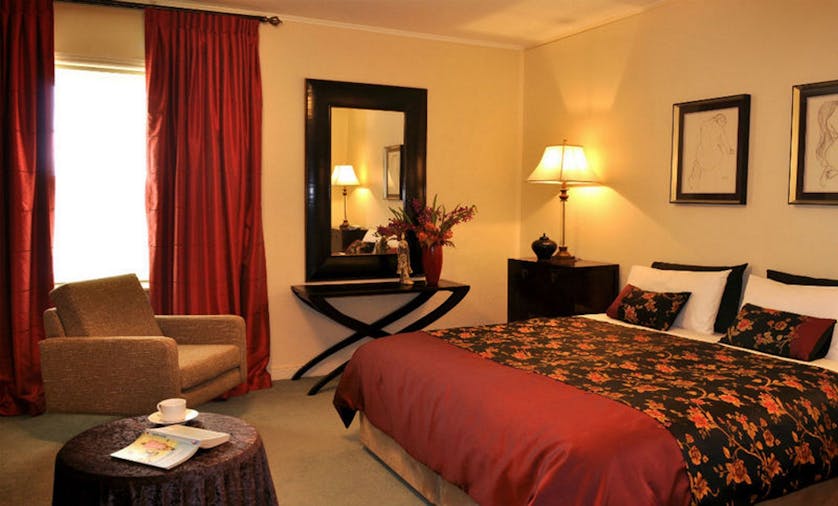 ORIENTAL SUITE