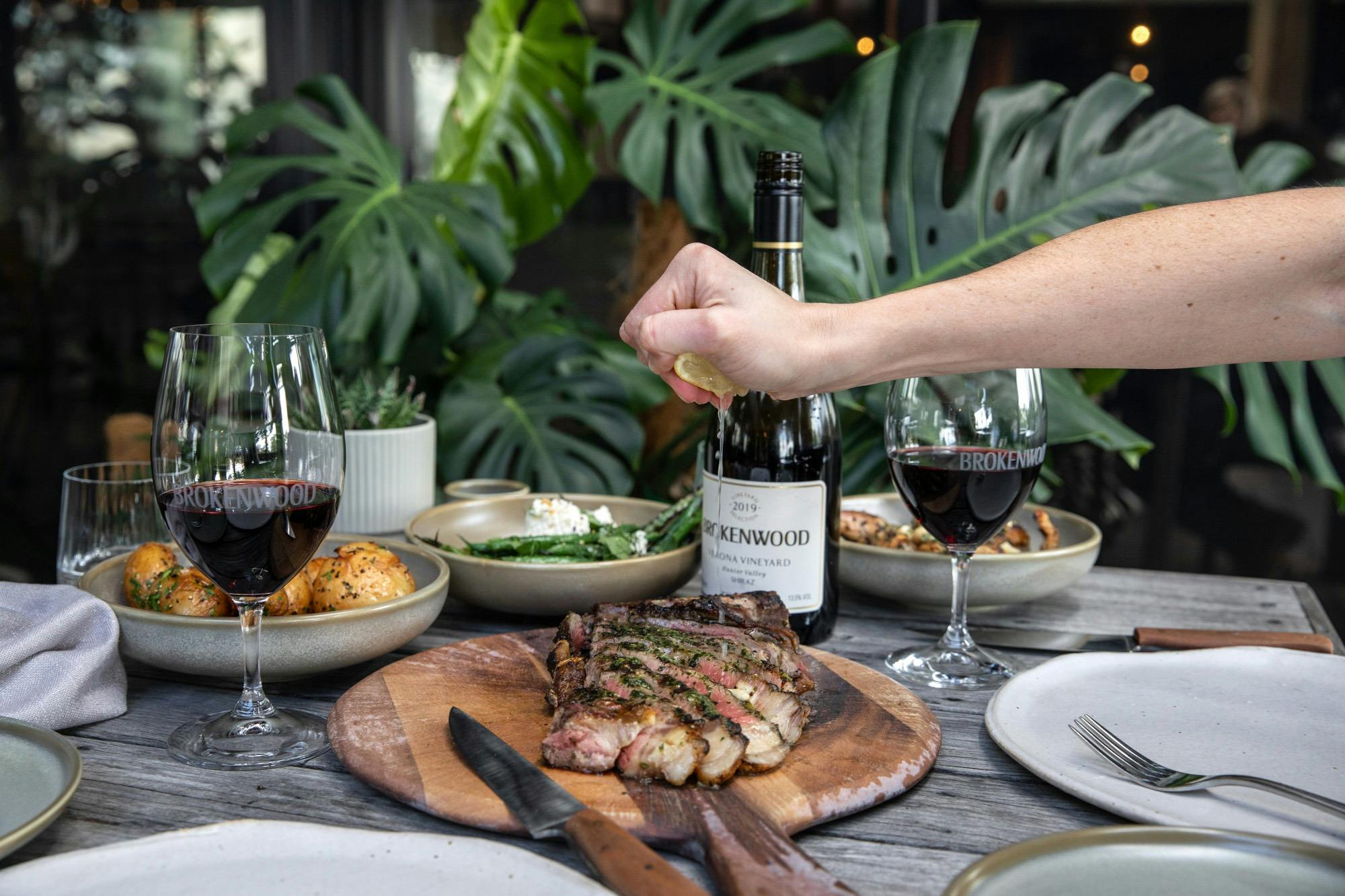 the wood restaurant at brokenwood wines