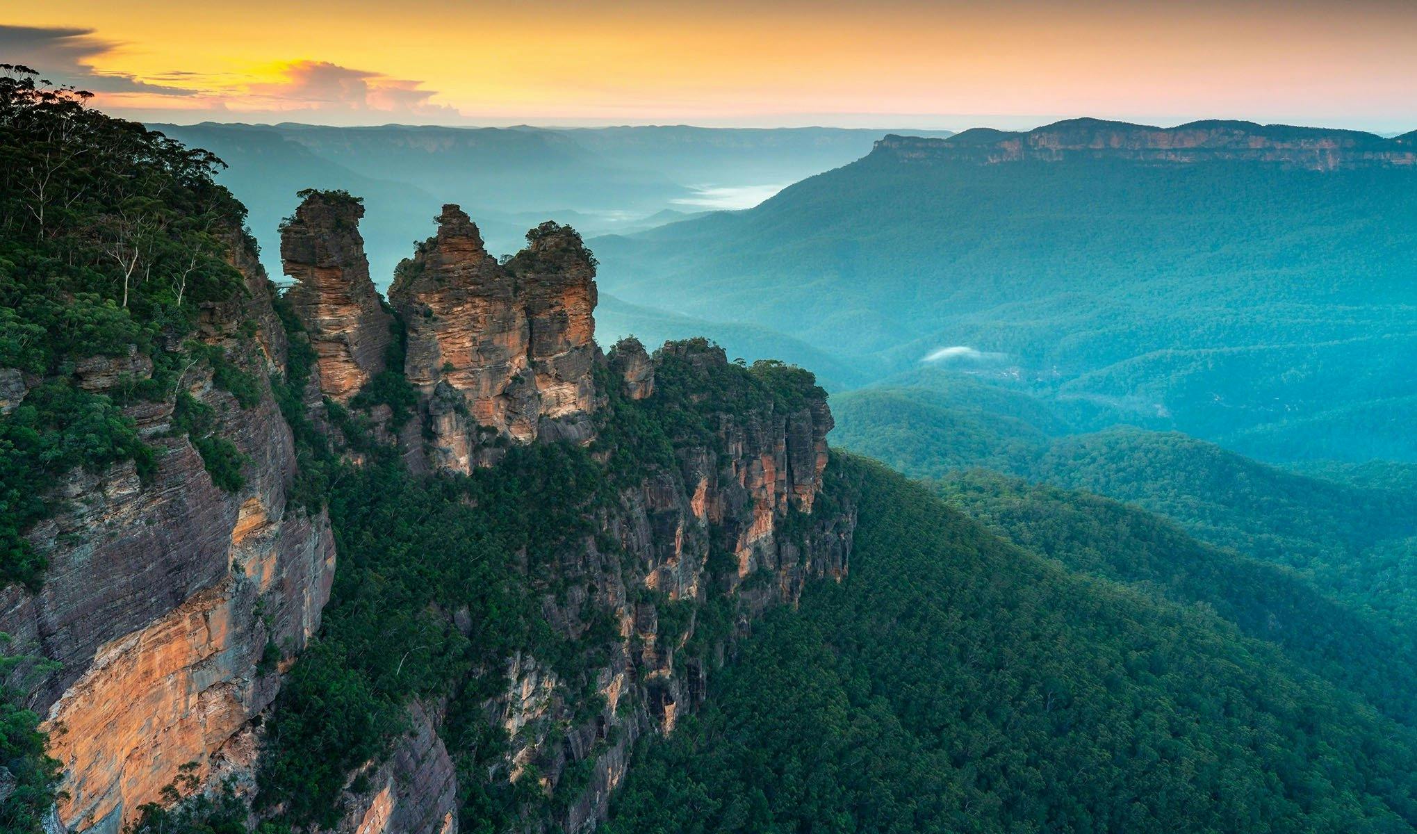 Blue Mountains Three Sisters view
