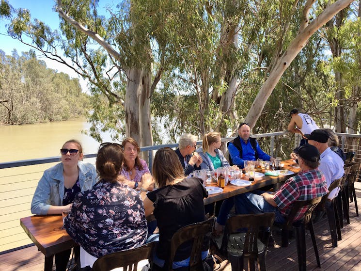 Magnificent lunch spot overlooking the Murray River