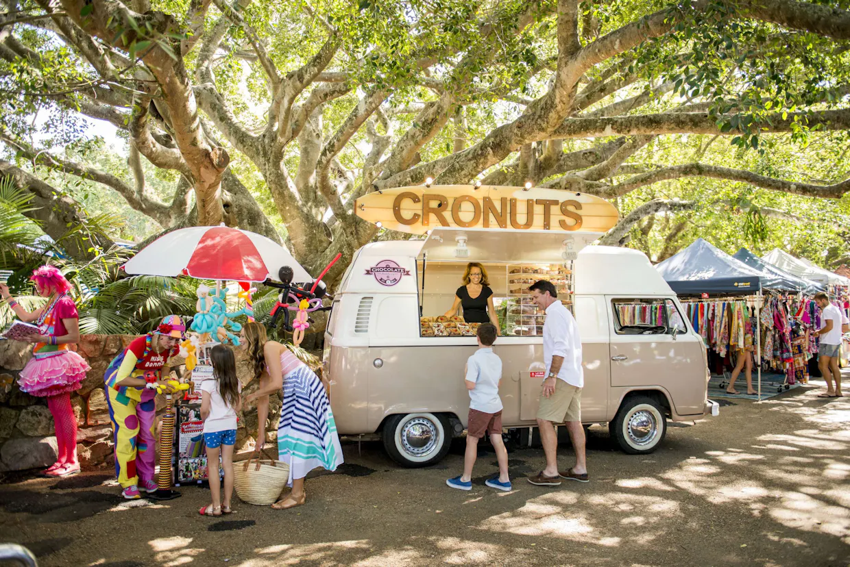 Eumundi Markets Return Bus Transfer: Sunshine Coast and Noosa