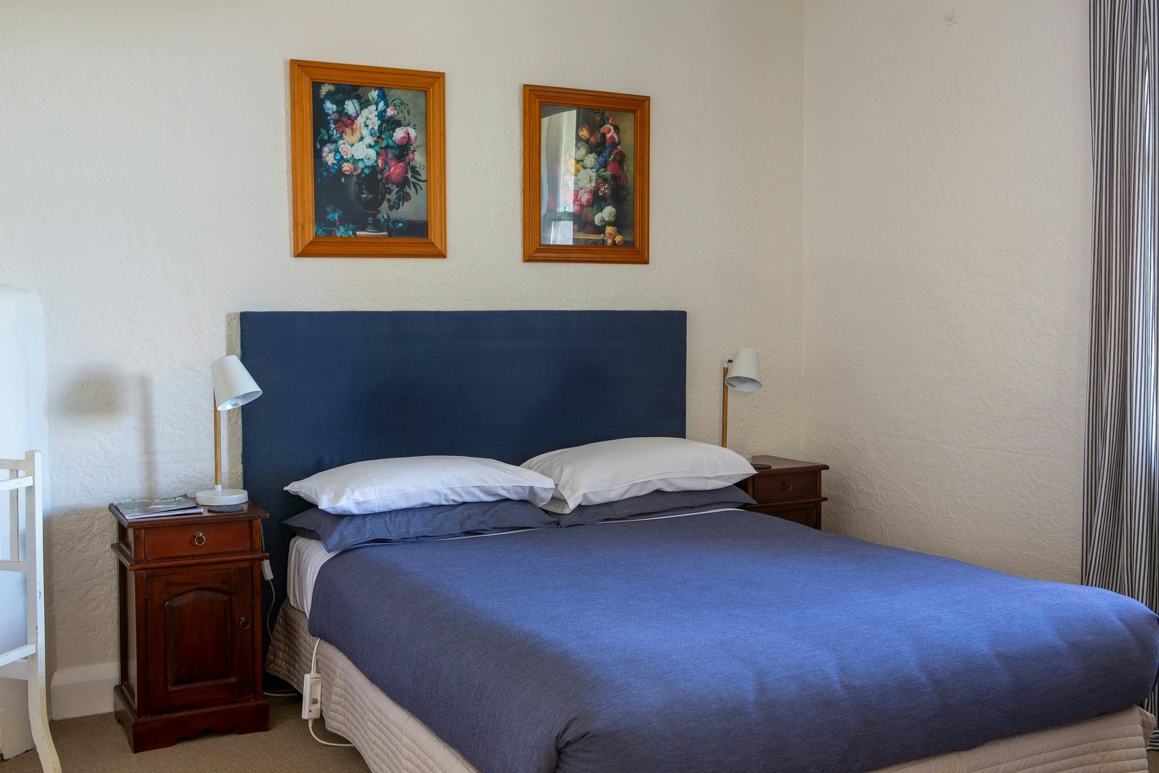 Apartment 4 Queen Bedroom