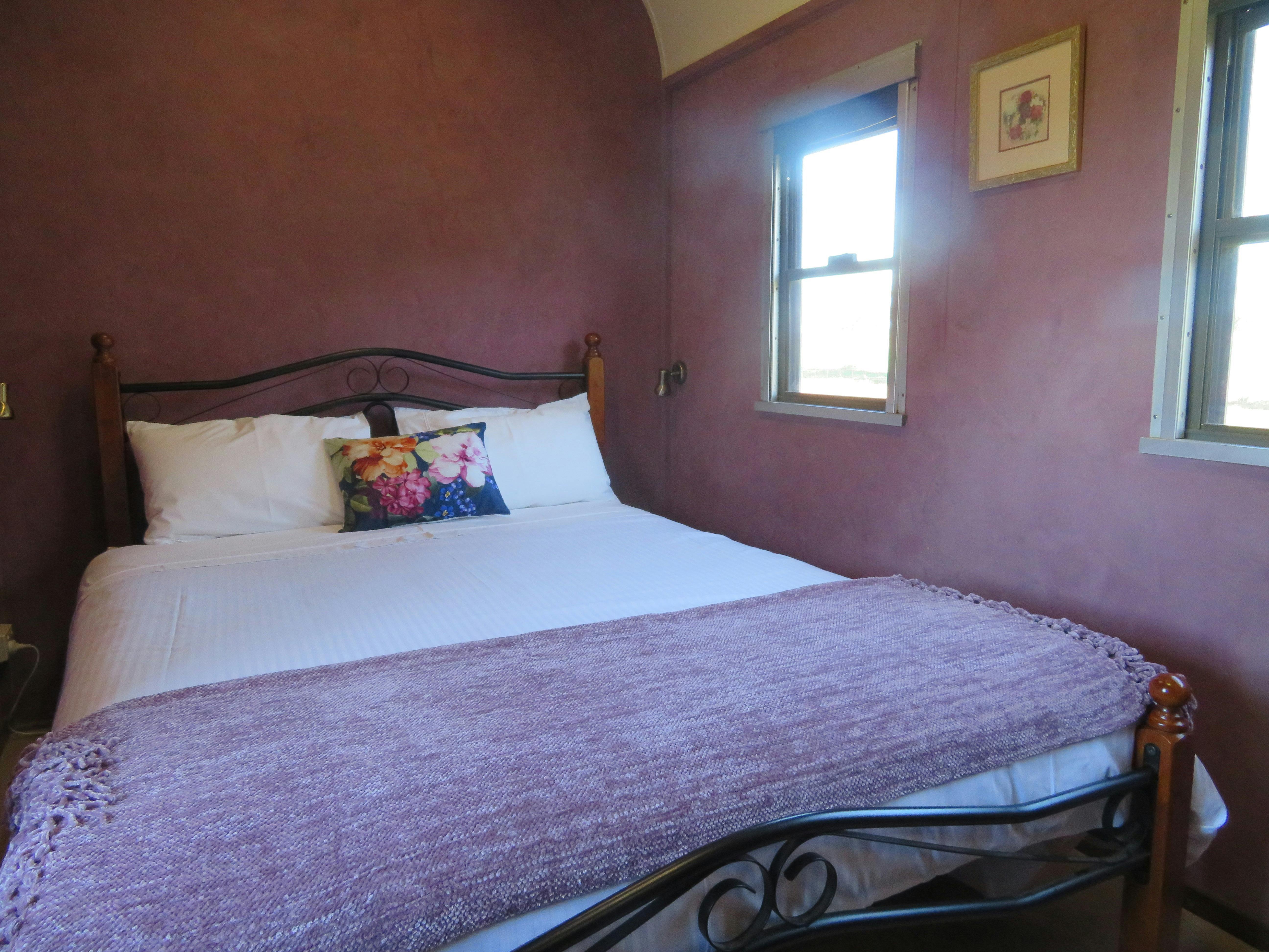 Overlander queen size bed