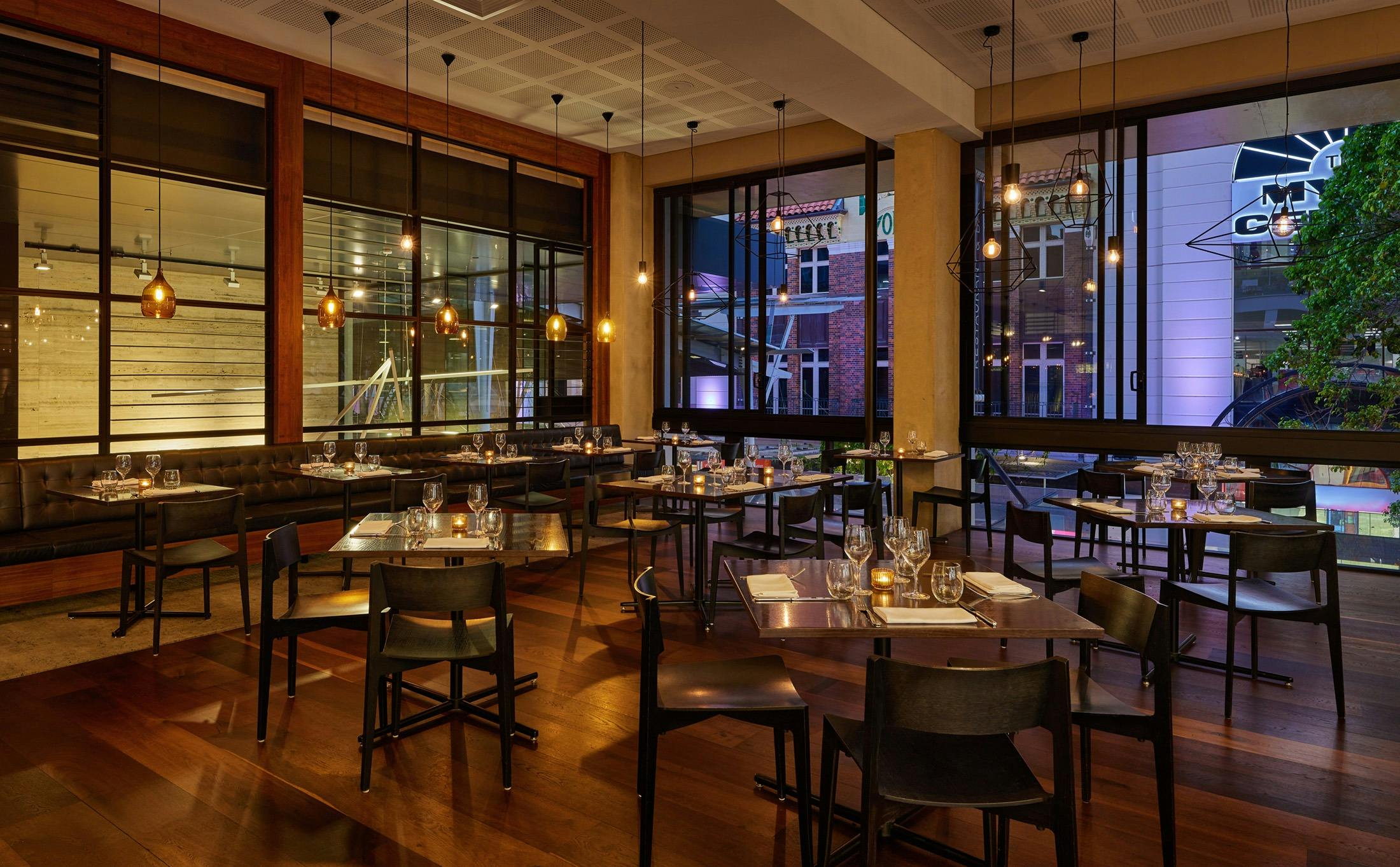 Lennons Restaurant and Bar