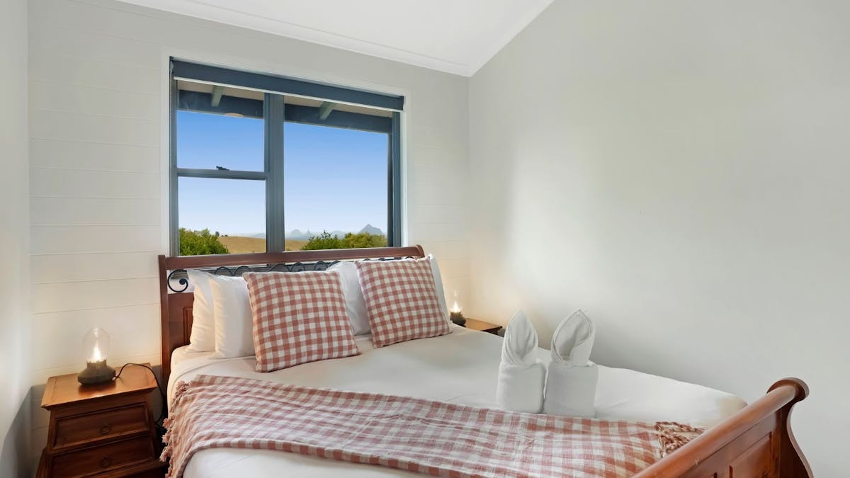 Queen bedroom