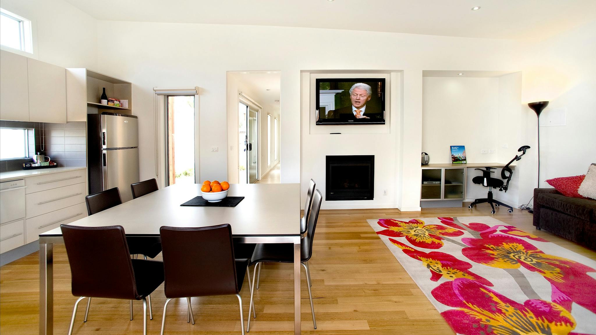Lounge Kitchen