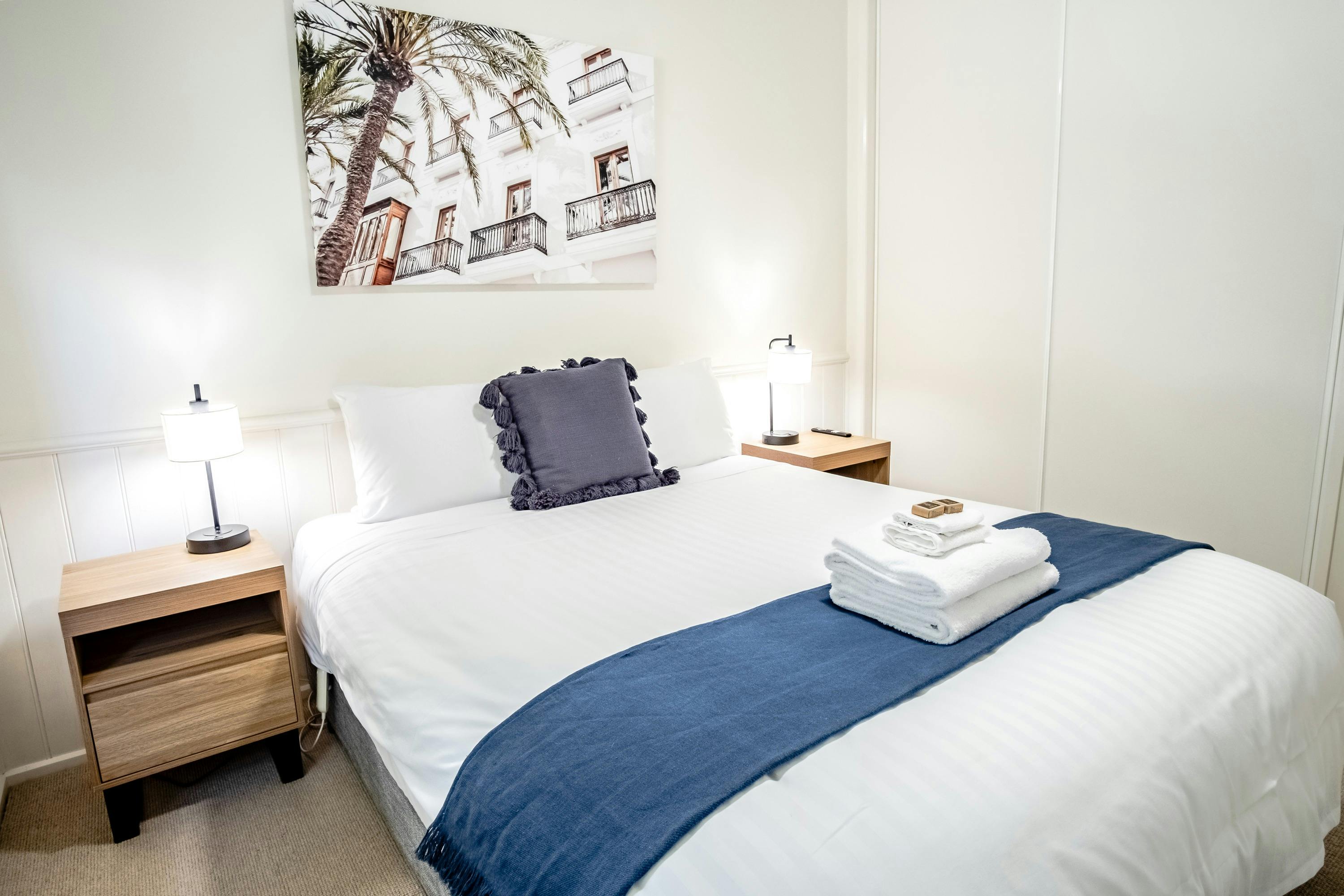 Queen room at Silver Birches Unit 4