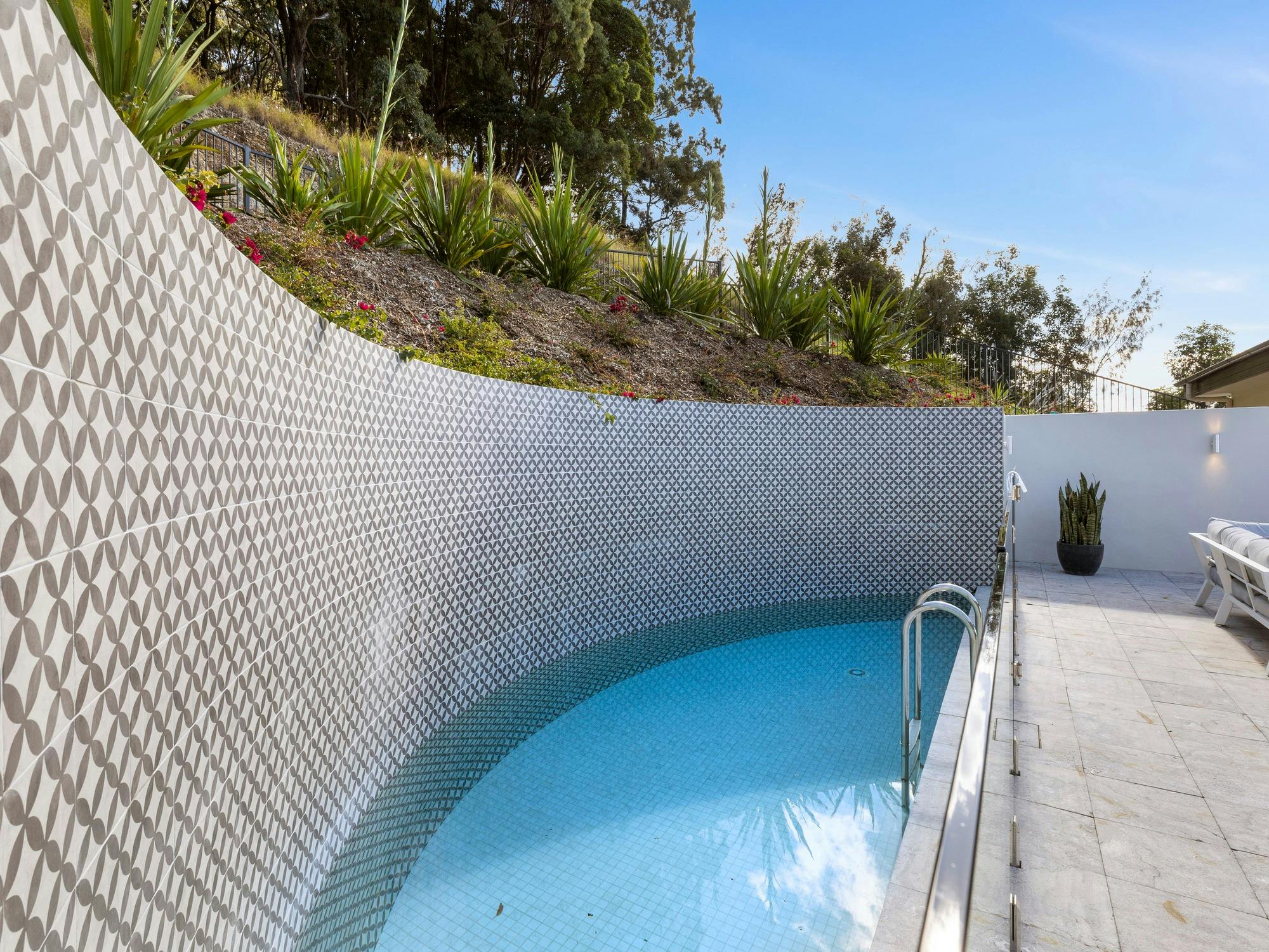 모로코에서 영감을 받은 플런지 풀