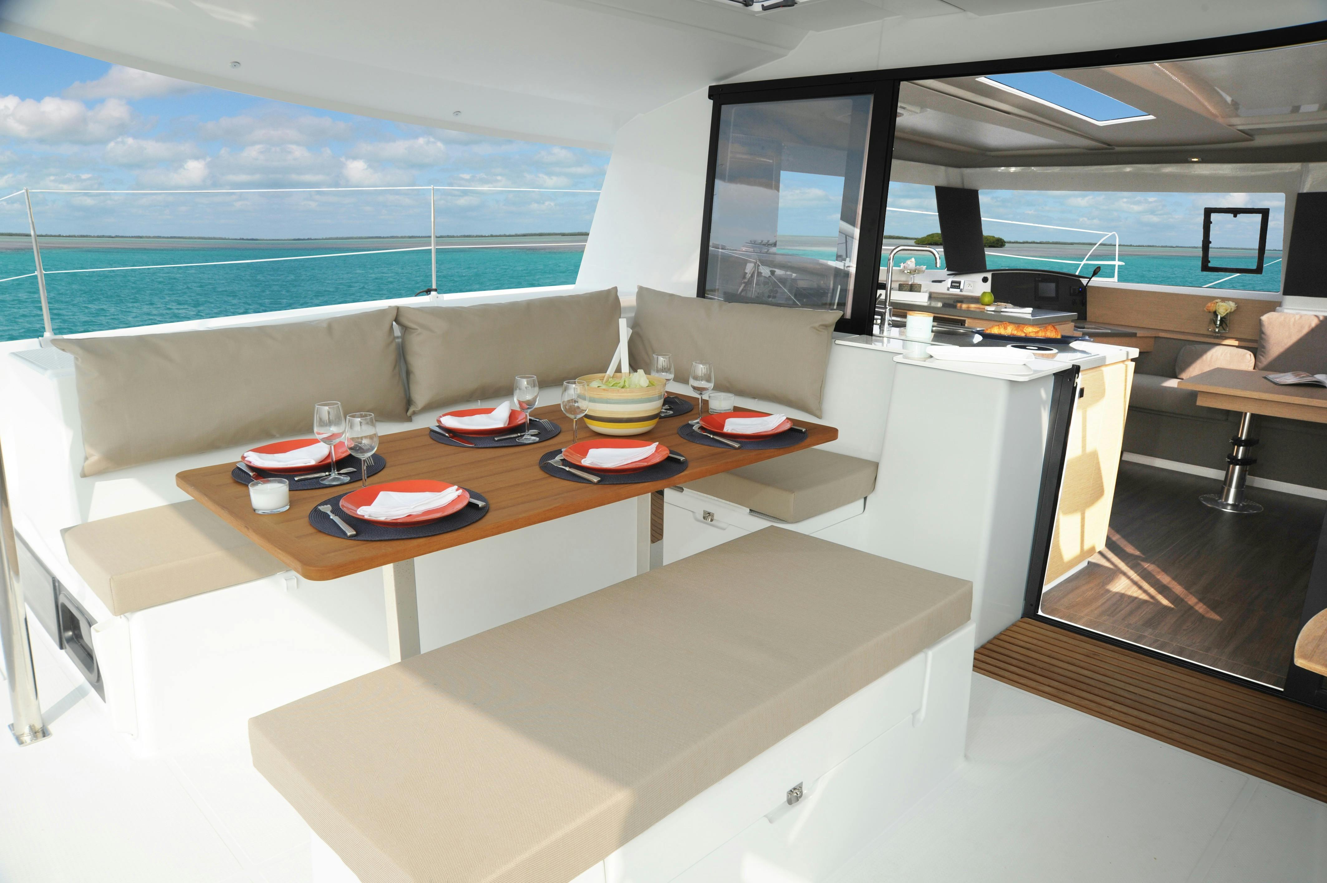 Helia 44, Aft Deck Dining