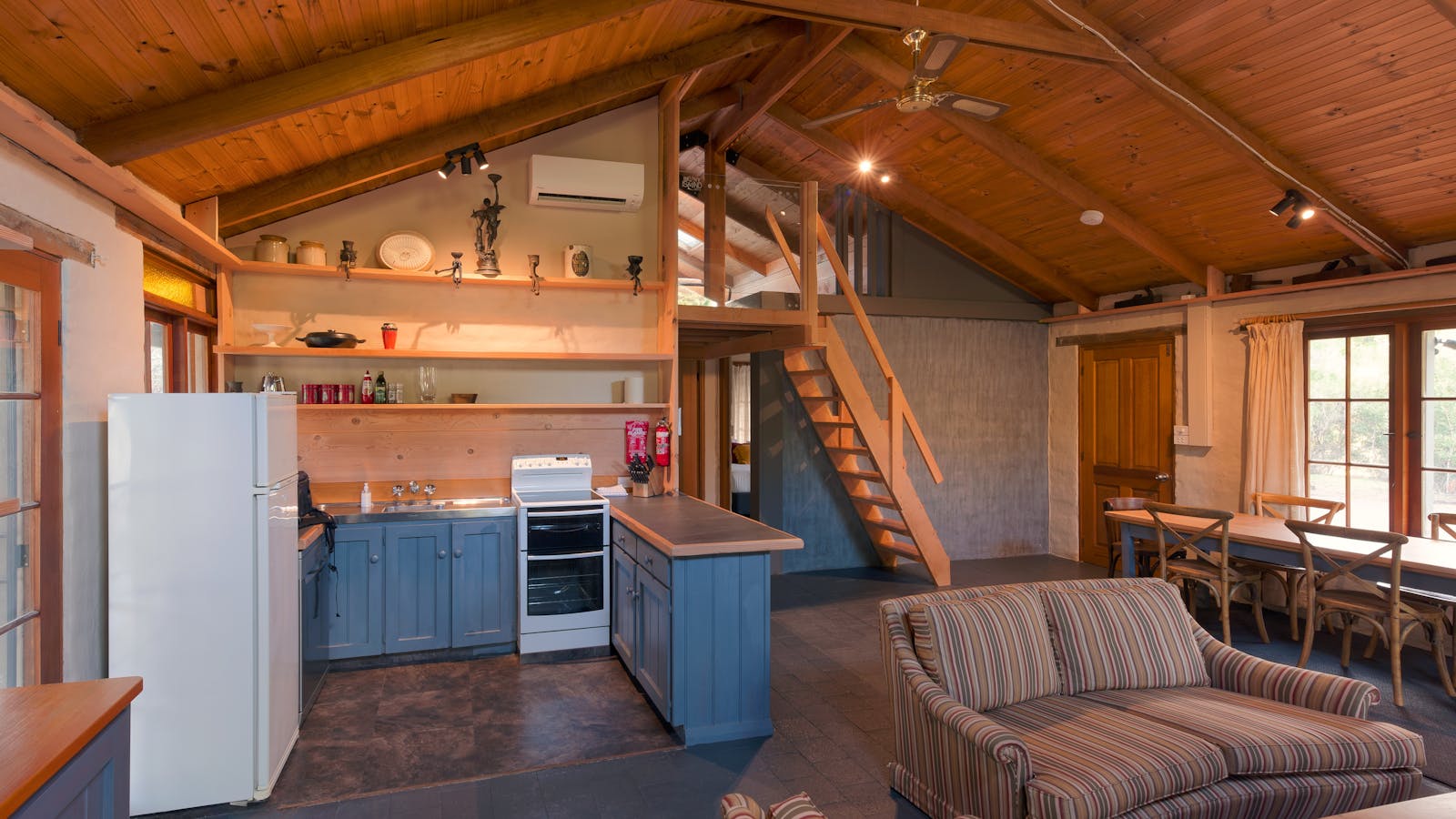 Cloudy Creek Cottage Interior