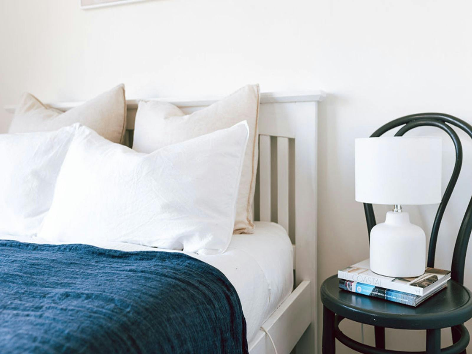 Second bedroom w Queen bed