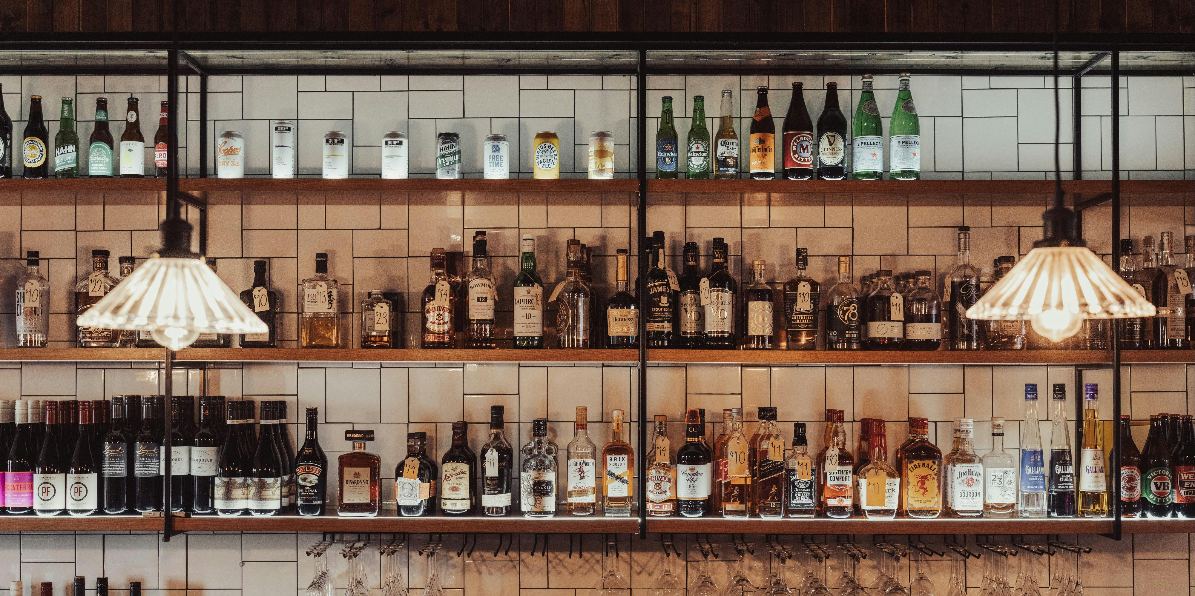 Drinks for every taste at the Saracen's Head Hotel.