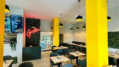 With a beautiful, spacious seating area, Grillin' offers customers a surreal dine-in experience.