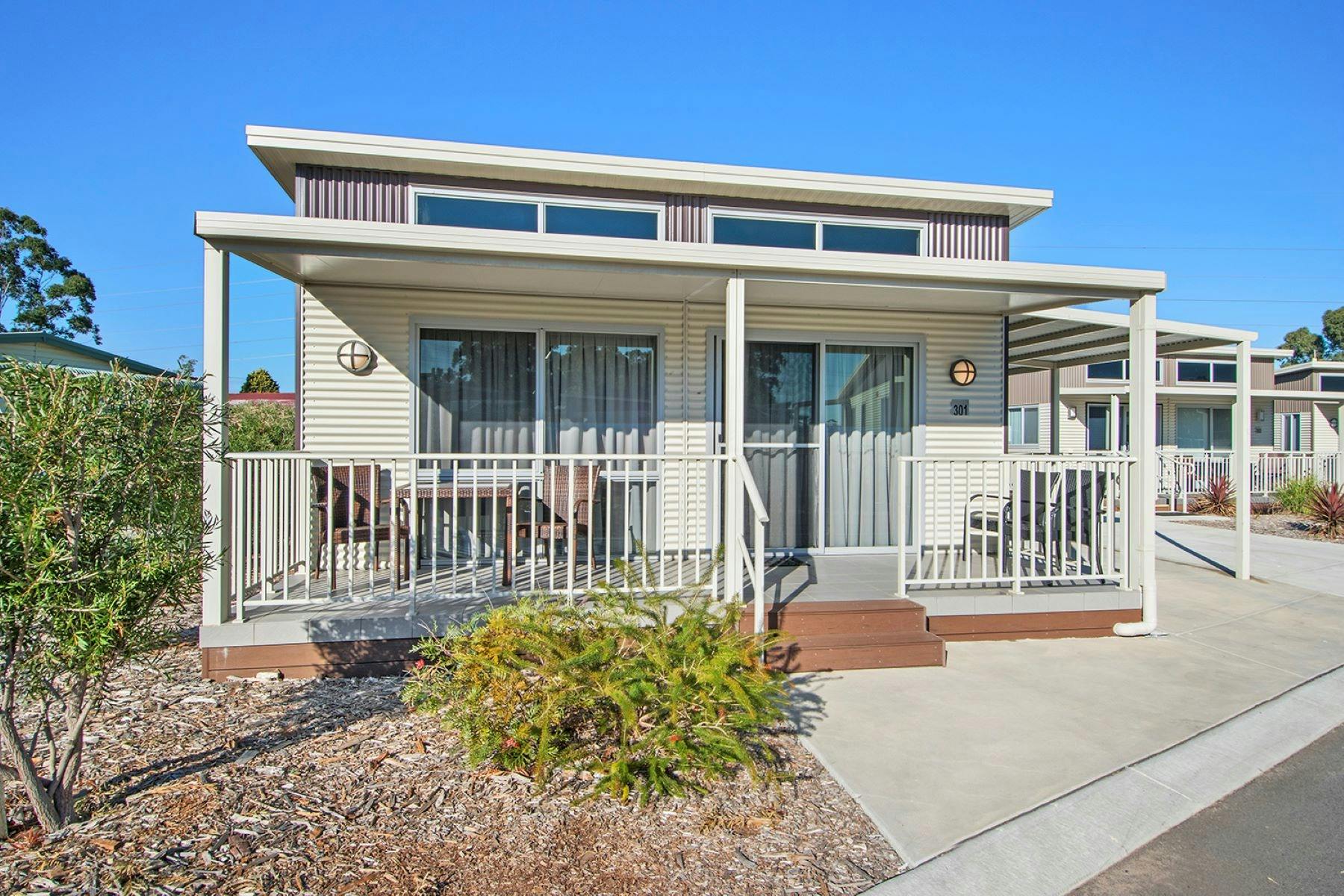 Deluxe 3 Bedroom Cabin - Sleeps 7